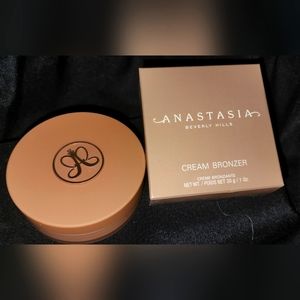Anastasia Beverly Hills Cream Bronzer in Warm Tan
